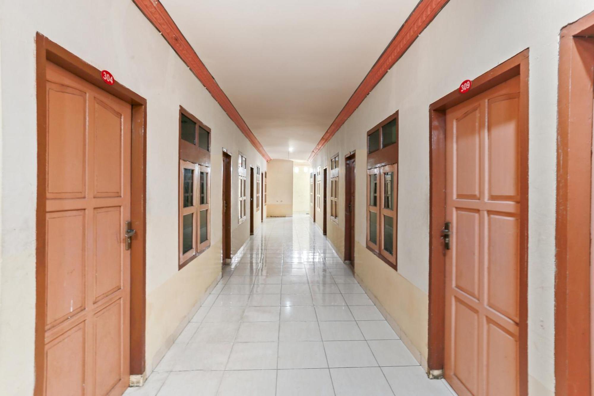 Hotel Fortuna Parepare Exterior foto