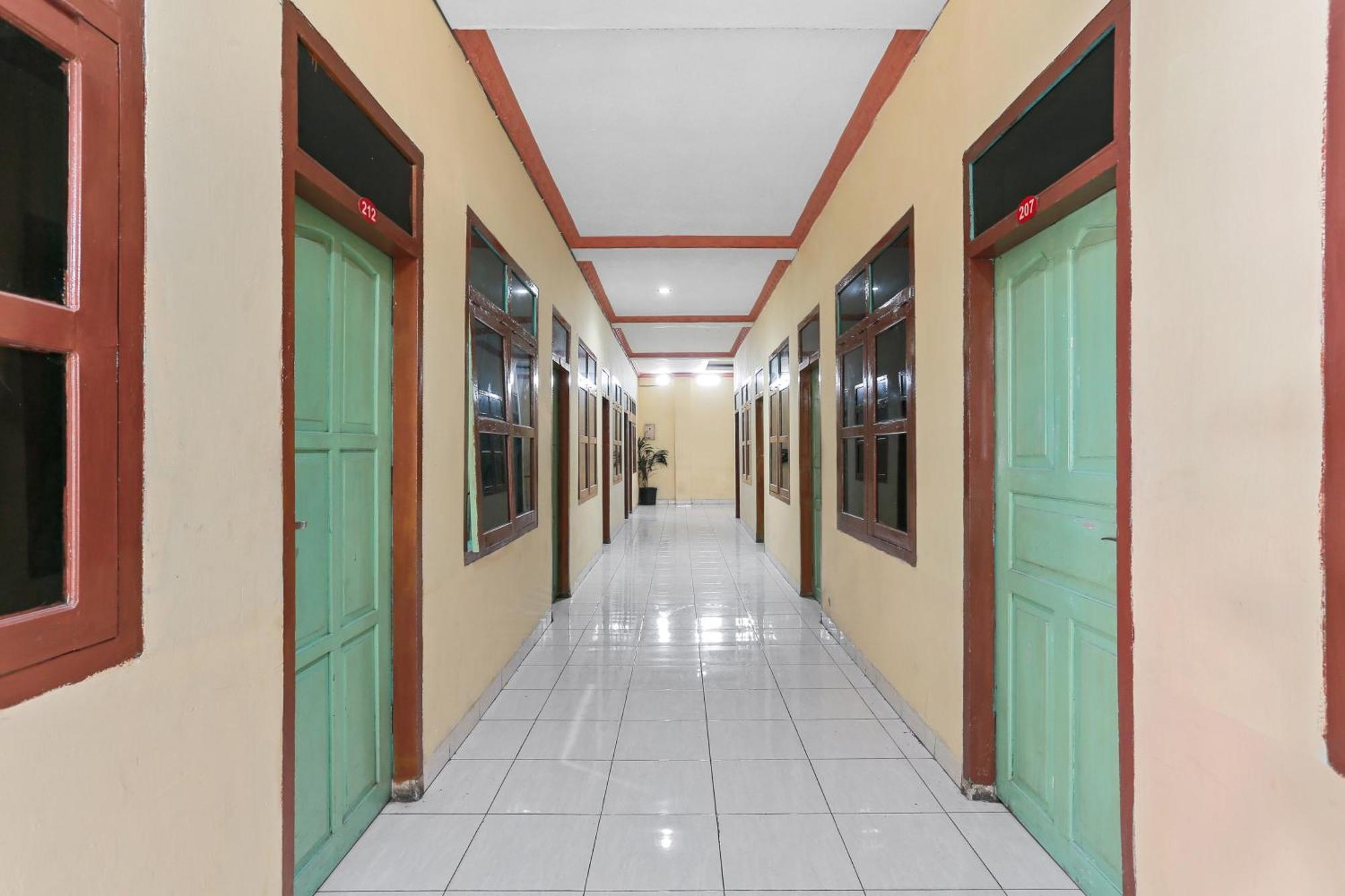 Hotel Fortuna Parepare Exterior foto